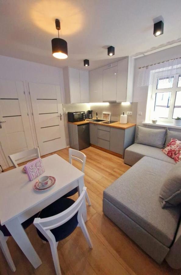 Apartament Przy Deptaku Еленя-Гура Экстерьер фото