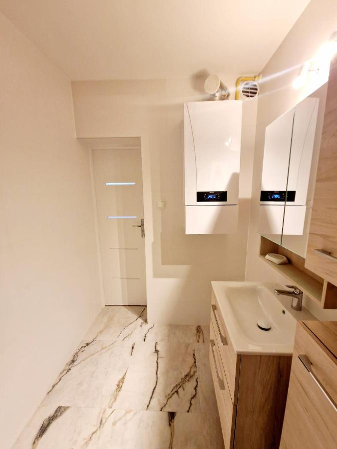 Apartament Przy Deptaku Еленя-Гура Экстерьер фото