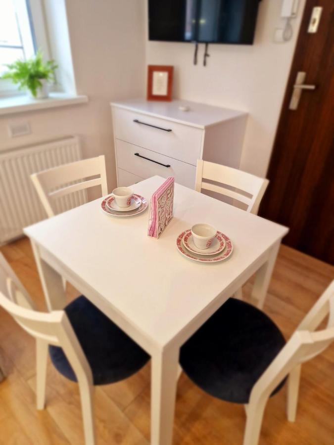Apartament Przy Deptaku Еленя-Гура Экстерьер фото